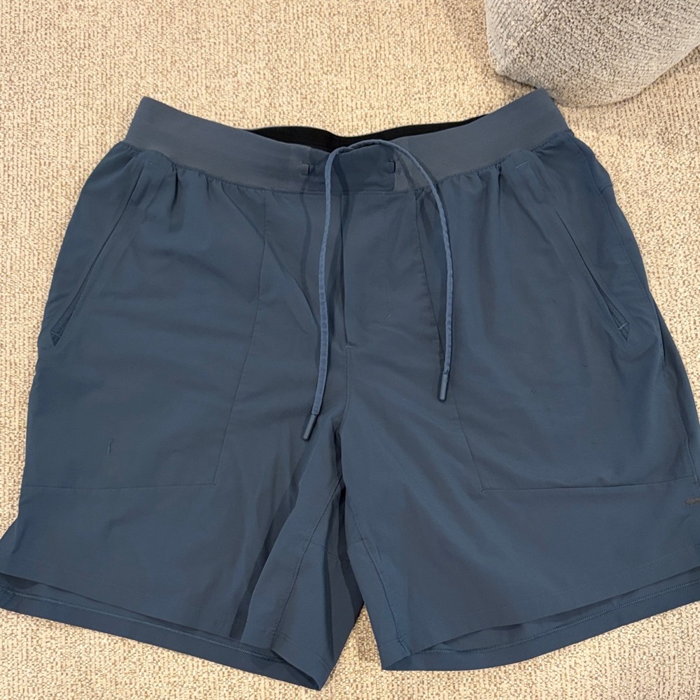 Lululemon Athletica Men's Deep Blue Athletic Shorts LARGE